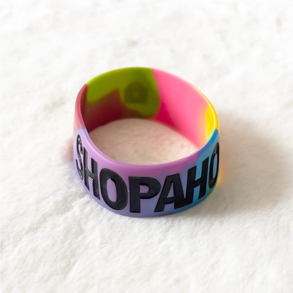 5/$15 🩷 MUST BUNDLE Y2K Vintage Colorful 'Shopaholic' Rubber Bracelet